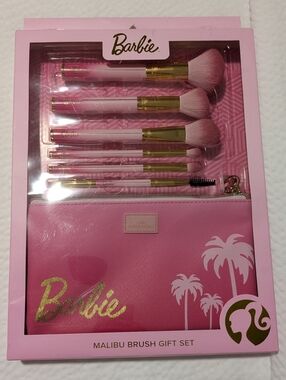 Barbie Pink and Gold Brush Set with Pink Zip Pouch Malibu Gift Set